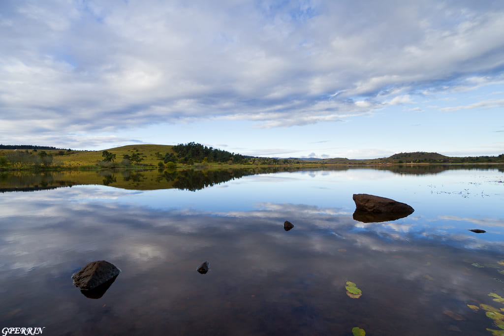 Lac et plateaux du Cantal — Instants d'Absolu
